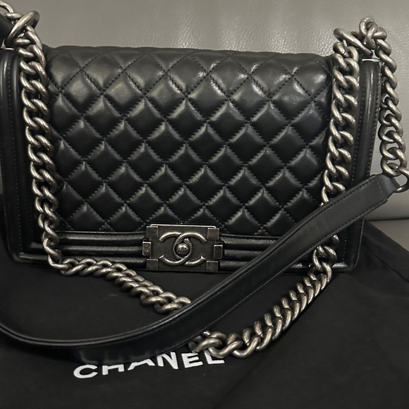 Chanel Boy bag - Picture 2 of 13